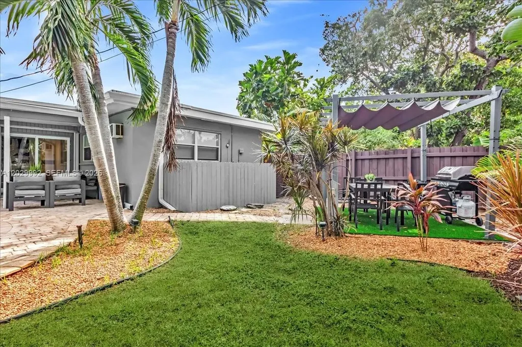 813 NE 17th Street Fort Lauderdale FL 33305