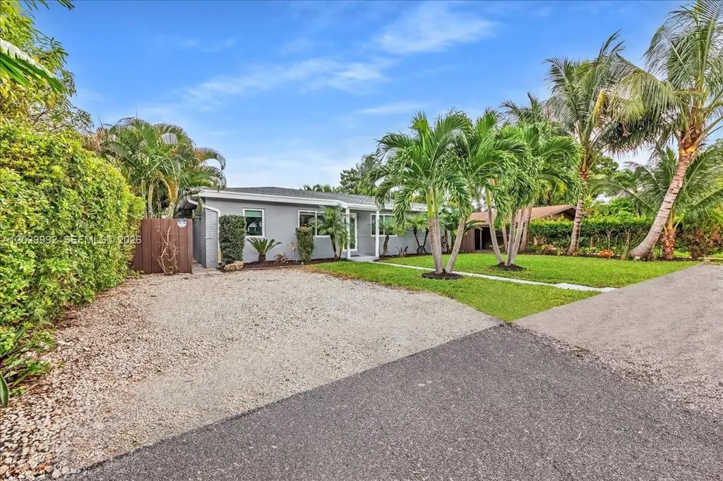 813 NE 17th Street Fort Lauderdale FL 33305