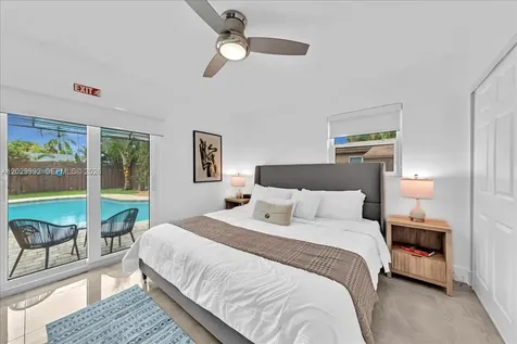 813 NE 17th Street Fort Lauderdale FL 33305