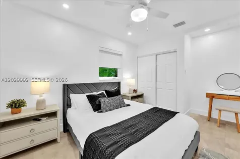813 NE 17th Street Fort Lauderdale FL 33305
