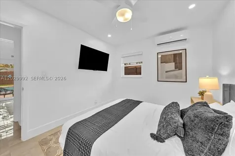 813 NE 17th Street Fort Lauderdale FL 33305