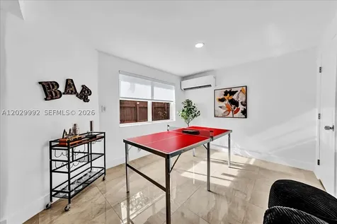 813 NE 17th Street Fort Lauderdale FL 33305