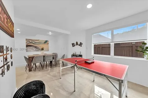 813 NE 17th Street Fort Lauderdale FL 33305