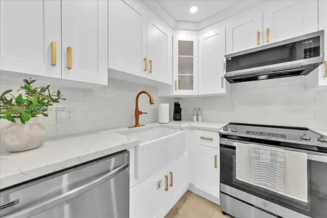 813 NE 17th Street Fort Lauderdale FL 33305