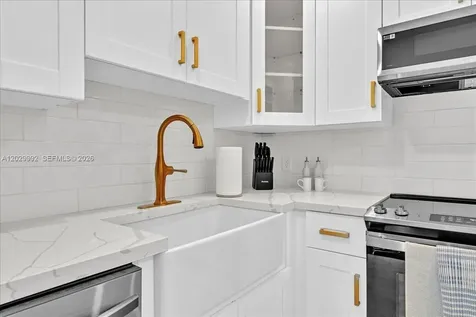 813 NE 17th Street Fort Lauderdale FL 33305
