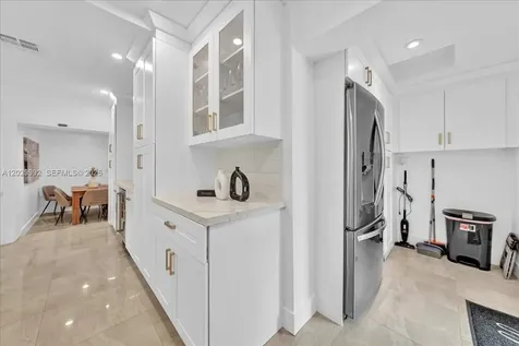 813 NE 17th Street Fort Lauderdale FL 33305