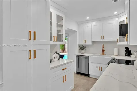 813 NE 17th Street Fort Lauderdale FL 33305