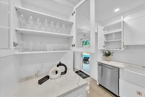 813 NE 17th Street Fort Lauderdale FL 33305