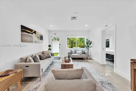 813 NE 17th Street Fort Lauderdale FL 33305