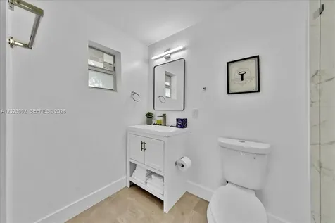 813 NE 17th Street Fort Lauderdale FL 33305