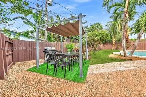 813 NE 17th Street Fort Lauderdale FL 33305