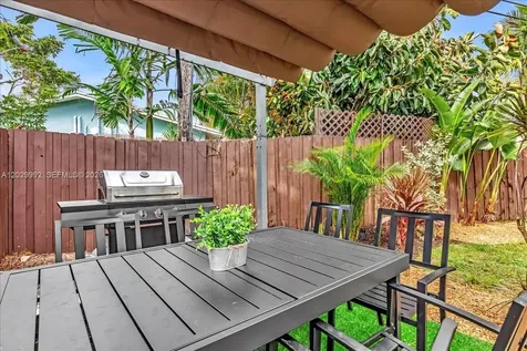 813 NE 17th Street Fort Lauderdale FL 33305