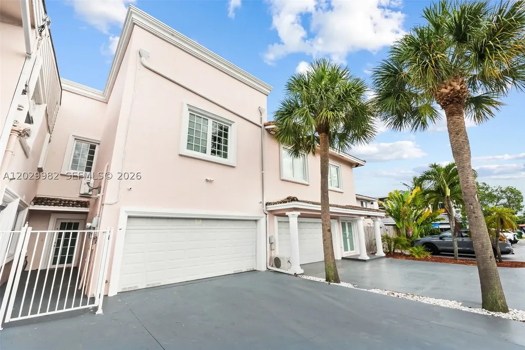 4517 NE 21st Avenue Fort Lauderdale FL 33308