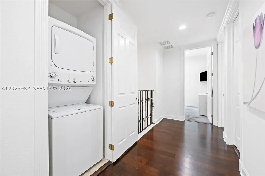 4517 NE 21st Avenue Fort Lauderdale FL 33308