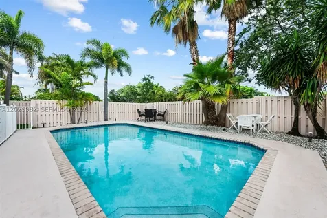 4517 NE 21st Avenue Fort Lauderdale FL 33308