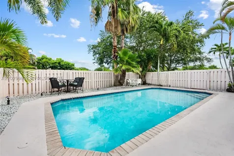 4517 NE 21st Avenue Fort Lauderdale FL 33308