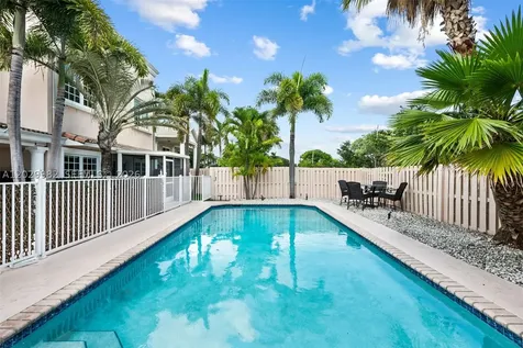 4517 NE 21st Avenue Fort Lauderdale FL 33308