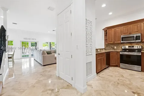 4517 NE 21st Avenue Fort Lauderdale FL 33308