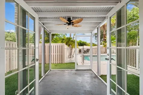 4517 NE 21st Avenue Fort Lauderdale FL 33308
