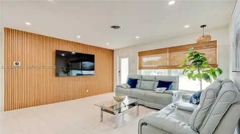 2510 NE 9th Avenue Pompano Beach FL 33064