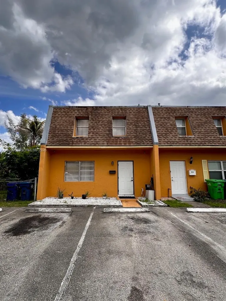 5950 NW 25th Place Sunrise FL 33313