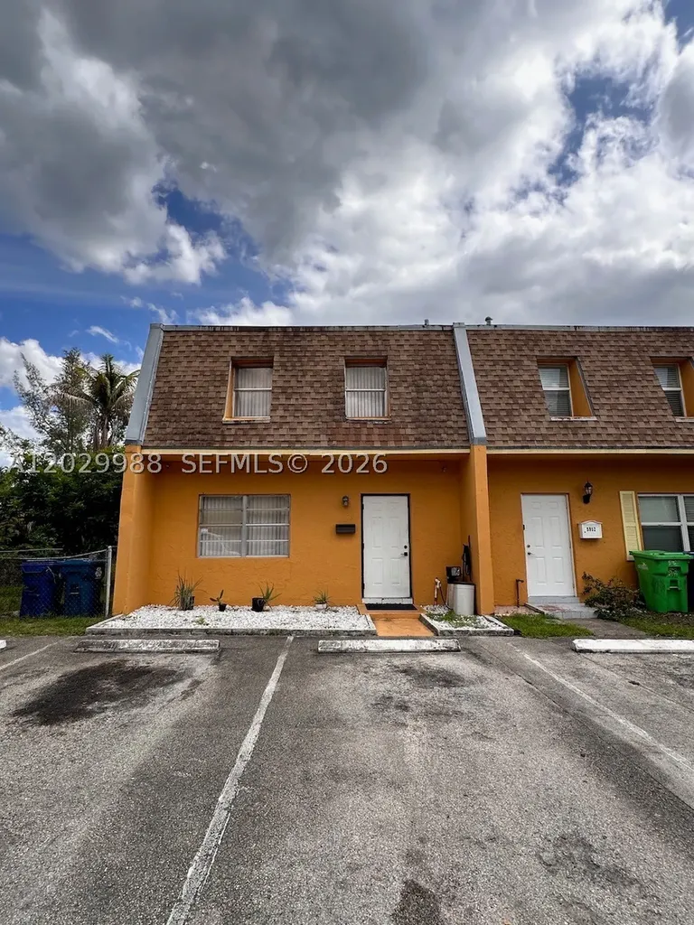 5950 NW 25th Place Sunrise FL 33313