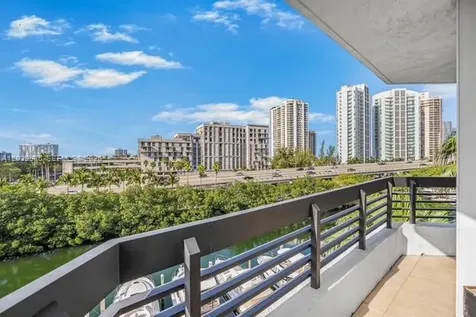 3500 Mystic Pointe Drive Aventura FL 33180