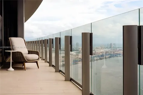 300 E Biscayne Blvd Way Miami FL 33131
