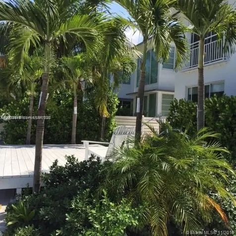3921 N Meridian Avenue Miami Beach FL 33140