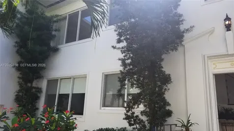 3921 N Meridian Avenue Miami Beach FL 33140