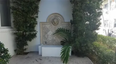 3921 N Meridian Avenue Miami Beach FL 33140