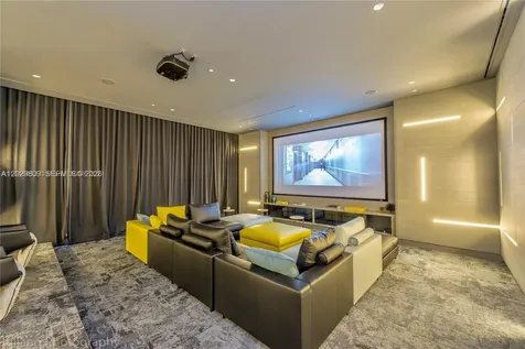 45 SW 9th Street Miami FL 33130