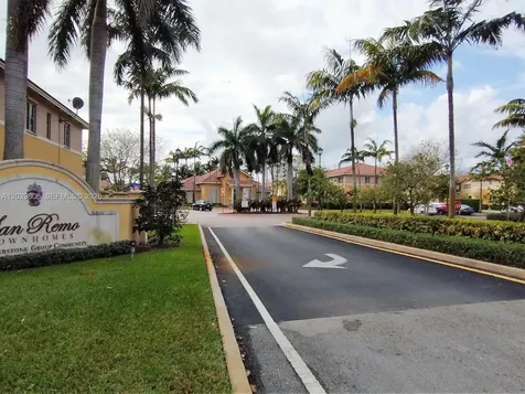 1904 SW 60th Avenue North Lauderdale FL 33068