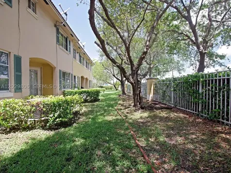 1904 SW 60th Avenue North Lauderdale FL 33068