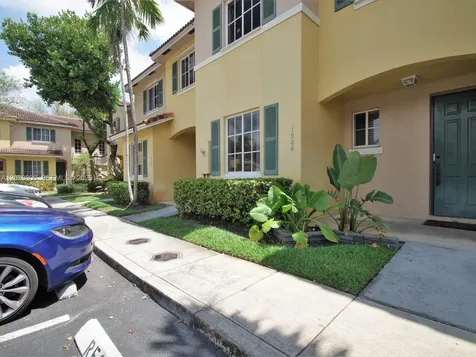 1904 SW 60th Avenue North Lauderdale FL 33068