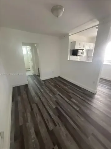 542 NW 8th Street Miami FL 33136