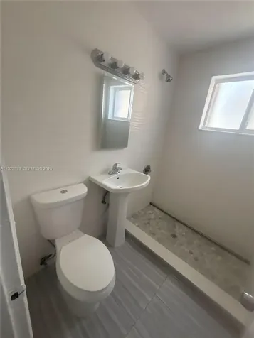 542 NW 8th Street Miami FL 33136