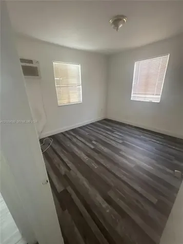 542 NW 8th Street Miami FL 33136