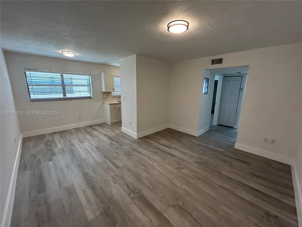 5960 W 25th Court Hialeah FL 33016