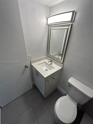 5960 W 25th Court Hialeah FL 33016