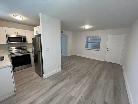 5960 W 25th Court Hialeah FL 33016
