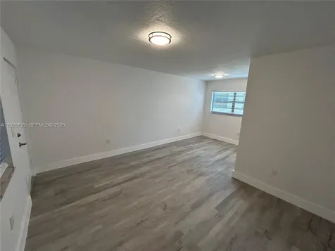 5960 W 25th Court Hialeah FL 33016