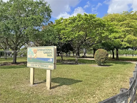 1331 SW 124th Court Miami FL 33184