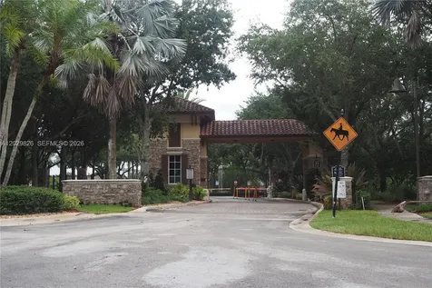2750 E Jockey Circle E Davie FL 33330