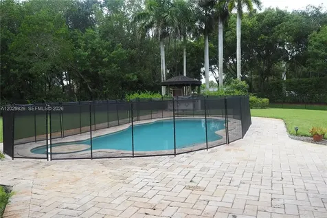 2750 E Jockey Circle E Davie FL 33330