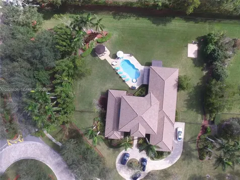 2750 E Jockey Circle E Davie FL 33330