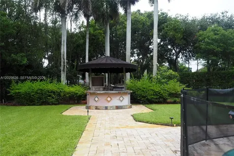 2750 E Jockey Circle E Davie FL 33330