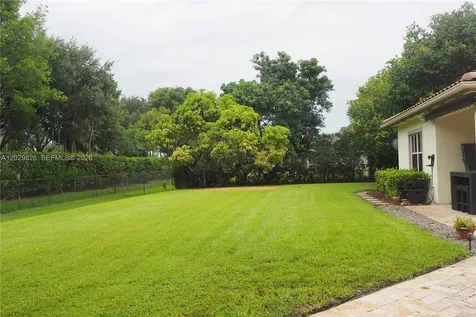 2750 E Jockey Circle E Davie FL 33330