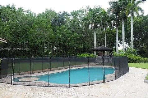 2750 E Jockey Circle E Davie FL 33330