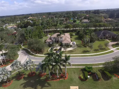 2750 E Jockey Circle E Davie FL 33330